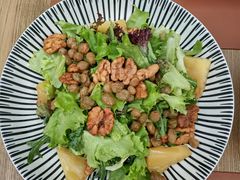 烤菠萝色拉-Golden Lily河内巴黎法越料理餐厅(建国西路店)