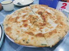 葱花油饼-木柴豆腐·活海鲜·鲁菜(岚山路店)