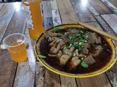-胥佳烧鸡公牛肉面馆