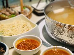 -左庭右院鲜牛肉火锅(浦江欢乐颂店)