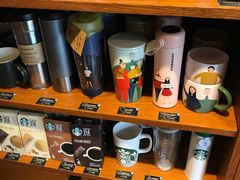 零售区-星巴克(呼和浩特民族商场店)