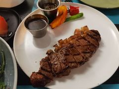 安格斯牛西冷牛排-乐意坊Alla Torre意大利手工披萨(陆家嘴旗舰店)