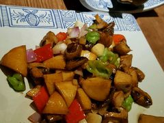 -云海肴·汽锅鸡·云南菜(天山百盛优客店)