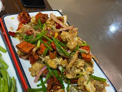 -虾弄弄海派小龙虾·牛羊蝎子火锅