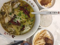 -渝是乎酸菜鱼·川渝小炒(新世界百货望京店)