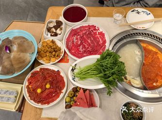 这家店有被惊艳到，地方挺大，地段也不错，从摆盘到食材