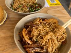 -万方圆拌粉瓦罐汤(九江湖滨店)