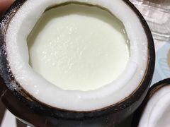 -志龙皇冠吃货椰子铺