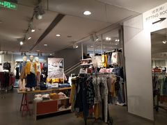 二楼儿童区-H&M(亨特城市广场店)