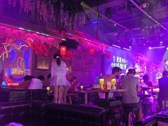 -喜鹊音乐酒馆(西街店)