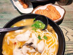 -鑫花溪牛肉米粉(凤凰街创始总店)