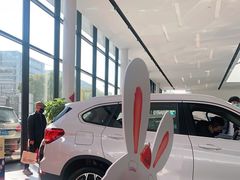 -上海宝信宝马4S店