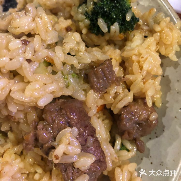 朋友拉着来的，据她说是从南锣鼓巷的店吃过来的