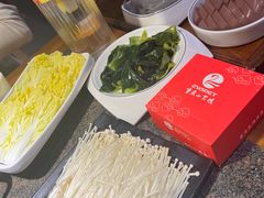 -小天鹅火锅·一线江景洪鼎旗舰店(洪崖洞店)