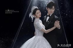 -莫兰迪婚纱摄影