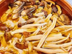 -阿山卓·野生菌火锅·纳西火塘烤肉