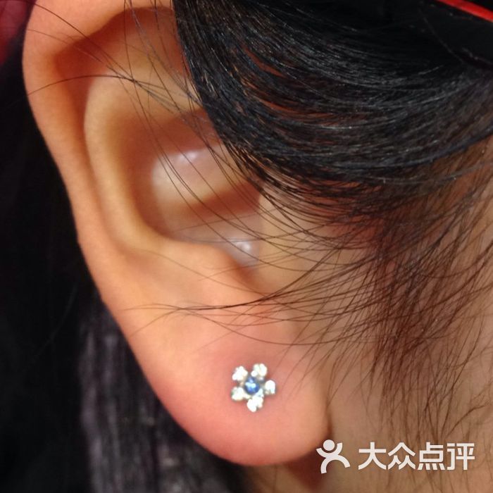 零缺点专业穿耳洞打耳洞