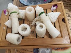 黑松露竹荪虾滑卷-云渔堂蒸汽石锅鱼(万达店)