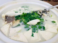 -楼外楼·停车场