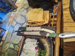 -老牌坊云南鱼豆花火锅(爱建店)