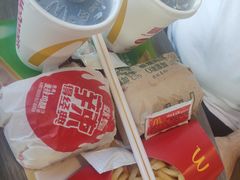 -麦当劳(展览路店)