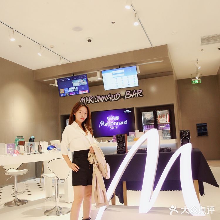 魔都探店｜一家全场大牌免费用的美妆集合店