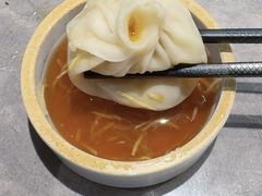 -莱莱小笼·乔艾