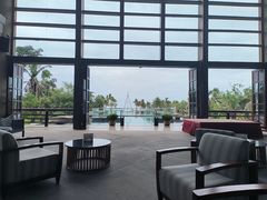 -亚龙湾喜来登·美景台大堂吧