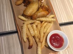 -必胜客(证大大拇指店)