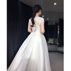 -艾米丽婚纱礼服