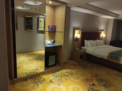 -清水湾酒店(深圳横岗塘坑地铁站店)