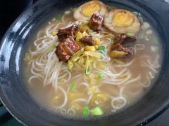 -花溪巷牛肉粉(泉城路店)
