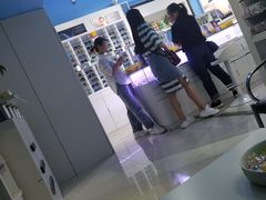 -提一眼镜·蔡司·依视路(小寨店)