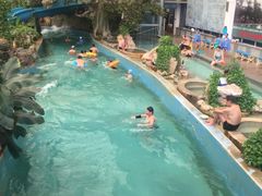 -龙脉温泉室内游泳馆