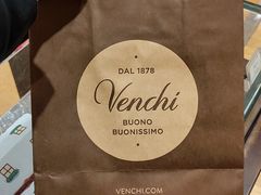 -VENCHI 闻绮(上海佛罗伦萨小镇店)