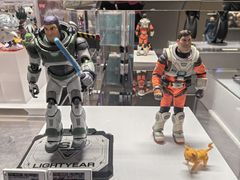 -泡泡玛特POPMART(蓝色港湾店)