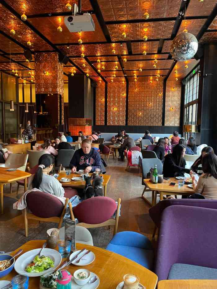 the cannery-"这餐厅光顾几次了,单价其实不低,是我在特.