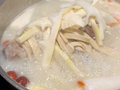 -三人行骨头王火锅(长寿店)