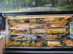 自助取餐区-万记麻辣烫国展总店