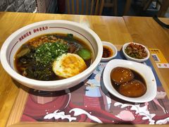 -呷佬·长沙手工米粉(金沙江路店)