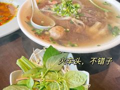 -大头虾越式风味餐厅(光明广场店)