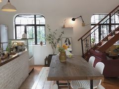 -彳亍咖啡·这里(水湾路店)