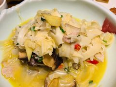 -阿瓦山寨·湘菜现炒·剁椒鱼头王(咸阳总店)