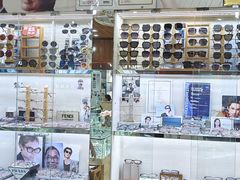 -三叶眼镜城批发市场(上海火车站店)