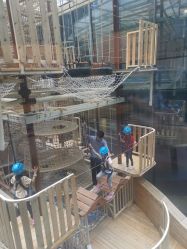 -PIPIKINGDOM皮皮王国欢乐号(欢乐海岸购物中心店)