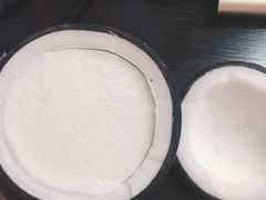 -志龙皇冠吃货椰子铺