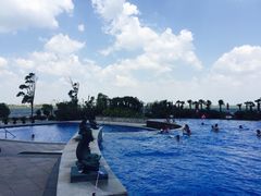 -上海滴水湖皇冠假日酒店