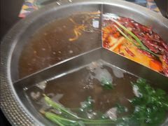 -廖掌柜·重庆鲜货火锅(上海首店)