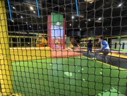 -蹦蹦跳跳(新奥购物中心店)