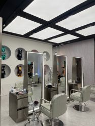 -PE SALON
